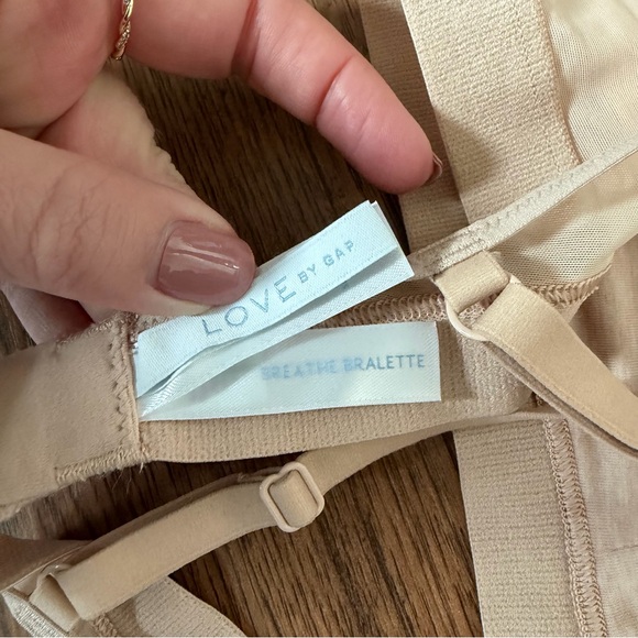 GAP Love Breathe Bralette Beige Womens M NEW - Picture 2 of 5